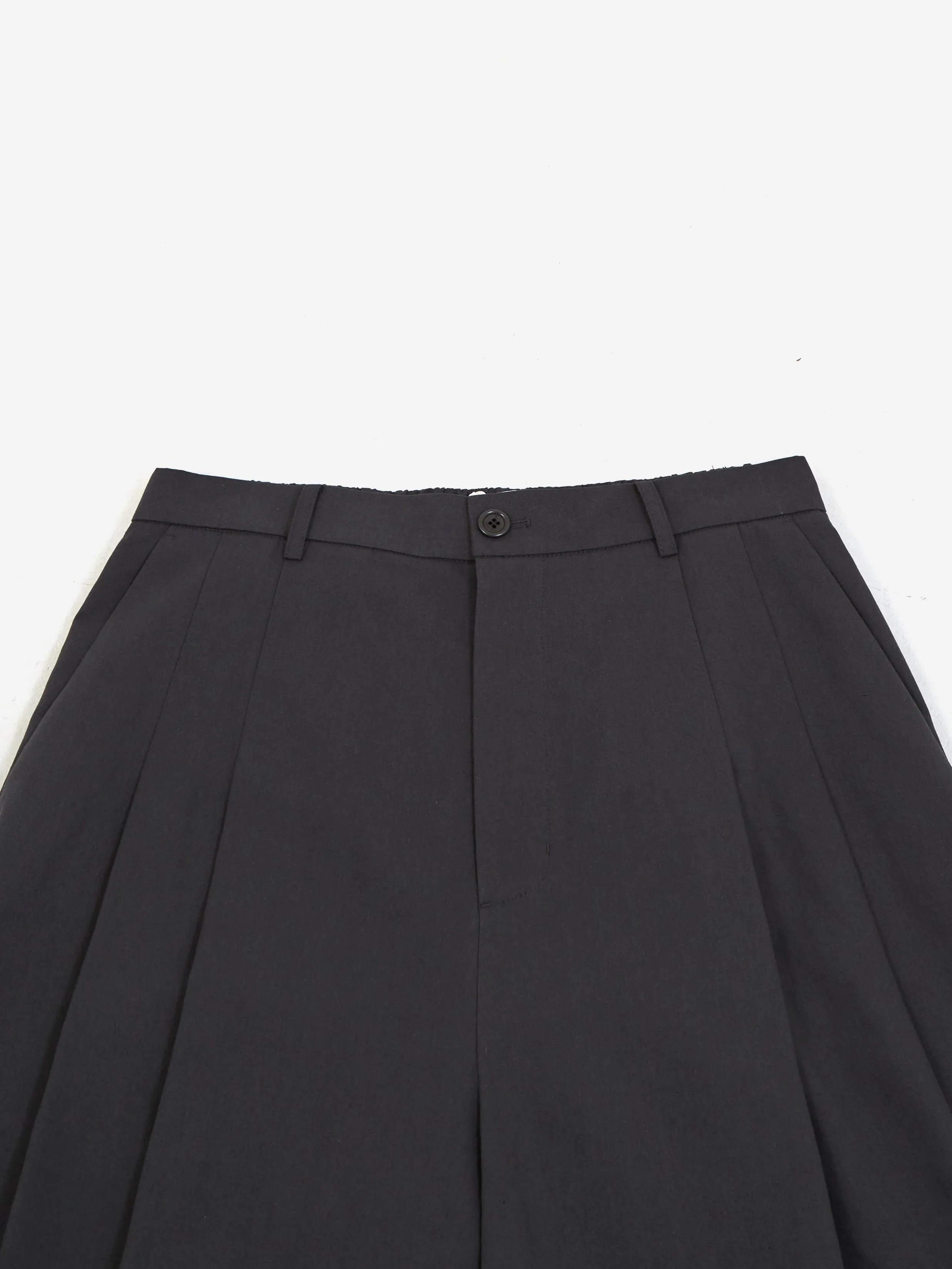 AMOMENTO Wide Bermuda Pants - Charcoal