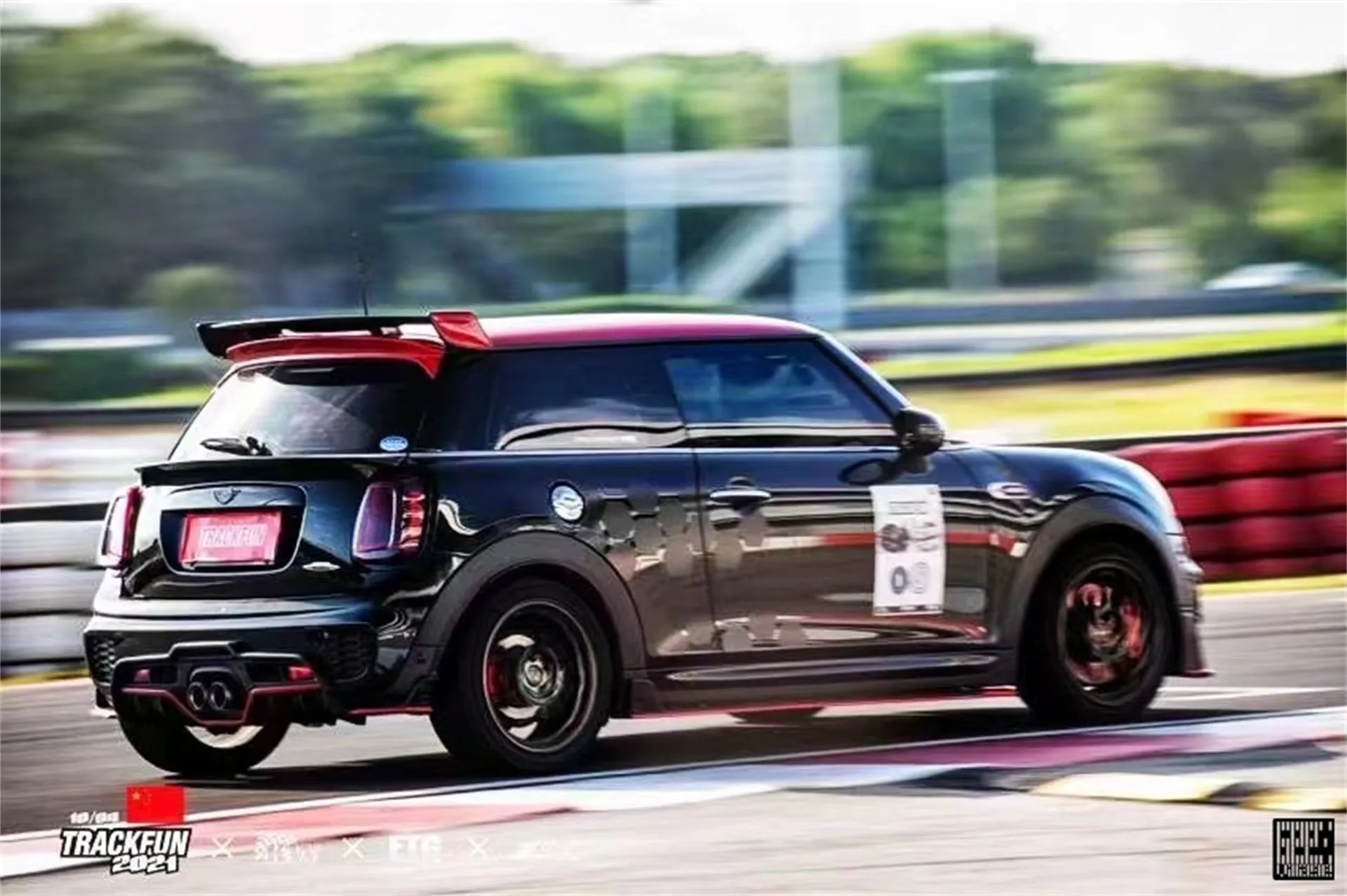 Geex Village Side Skirts for MINI Cooper JCW S Base F56 2014-ON (Fits Both Pre-LCI & LCI) Carbon Fiber/FRP