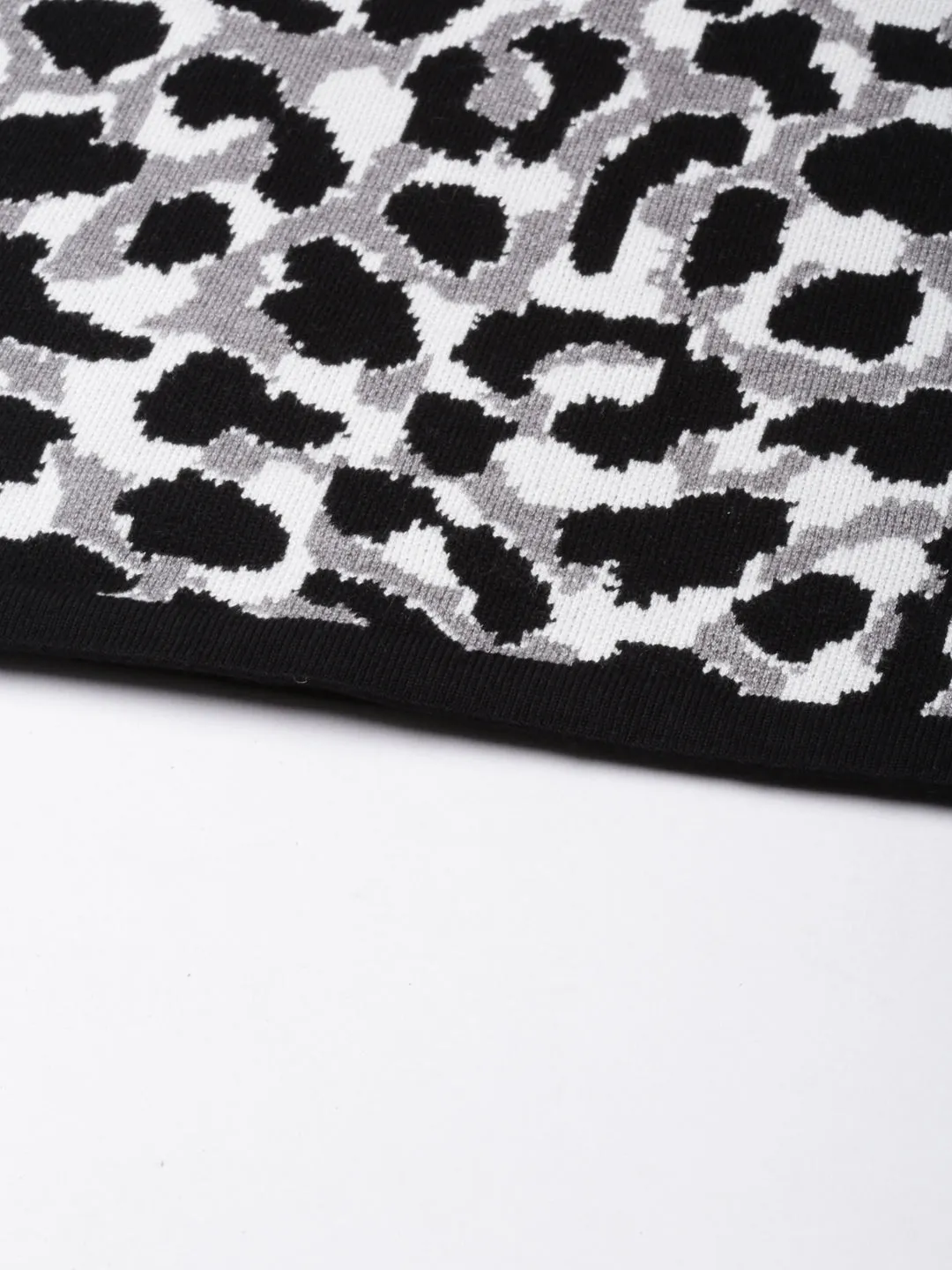 Women Black Abstract Printed Pencil Midi Skirts